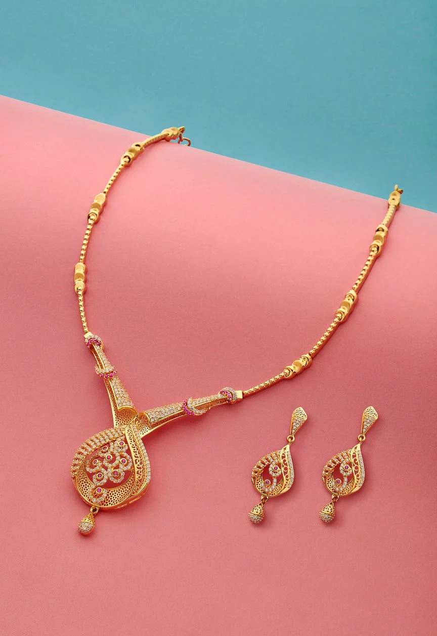 Necklace and pendant design